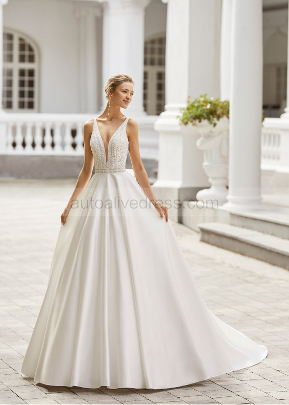 Ivory Lace Satin V Back Timeless Wedding Dress With Bow